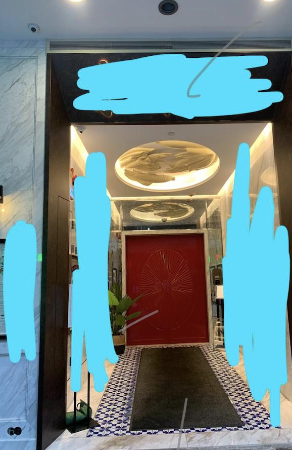 Staycation被指弄污地板床单 港男投诉酒店老屈呃钱反遭网民鬧