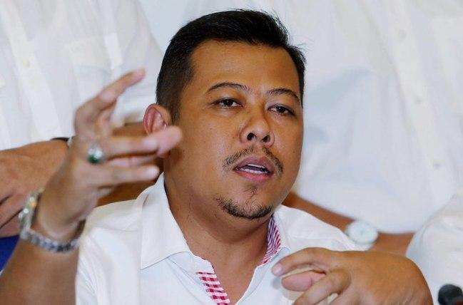 拉兹兰促警严惩墙贴共产党照业者