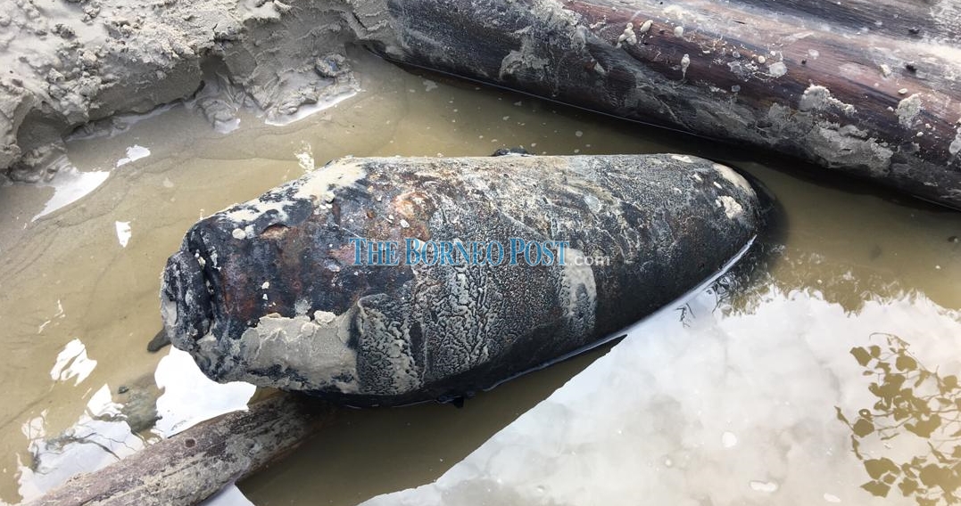 Police’s bomb squad destroys bomb found at Tanjung Lobang beach
