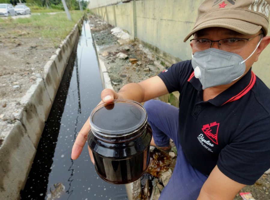 将废料倒入河中　安顺油棕废料加工厂将受对付