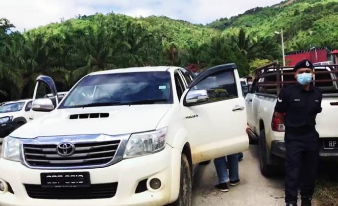 军警现场执法遮车牌 抢救猫山王联盟质疑存在滥权
