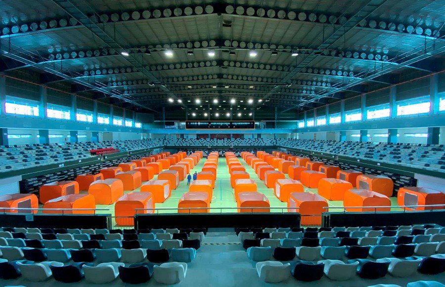 Now a red zone, Sibu turns indoor stadium into quarantine centre