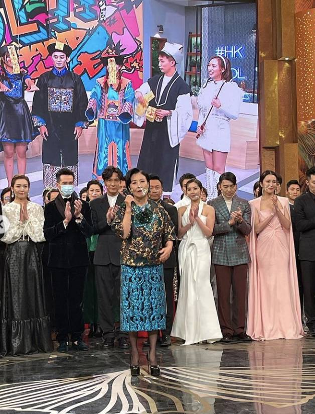 Liza Wang Calls On TVB To “Increase The Salary Of Its Artistes” During Anniversary Awards Ceremony
