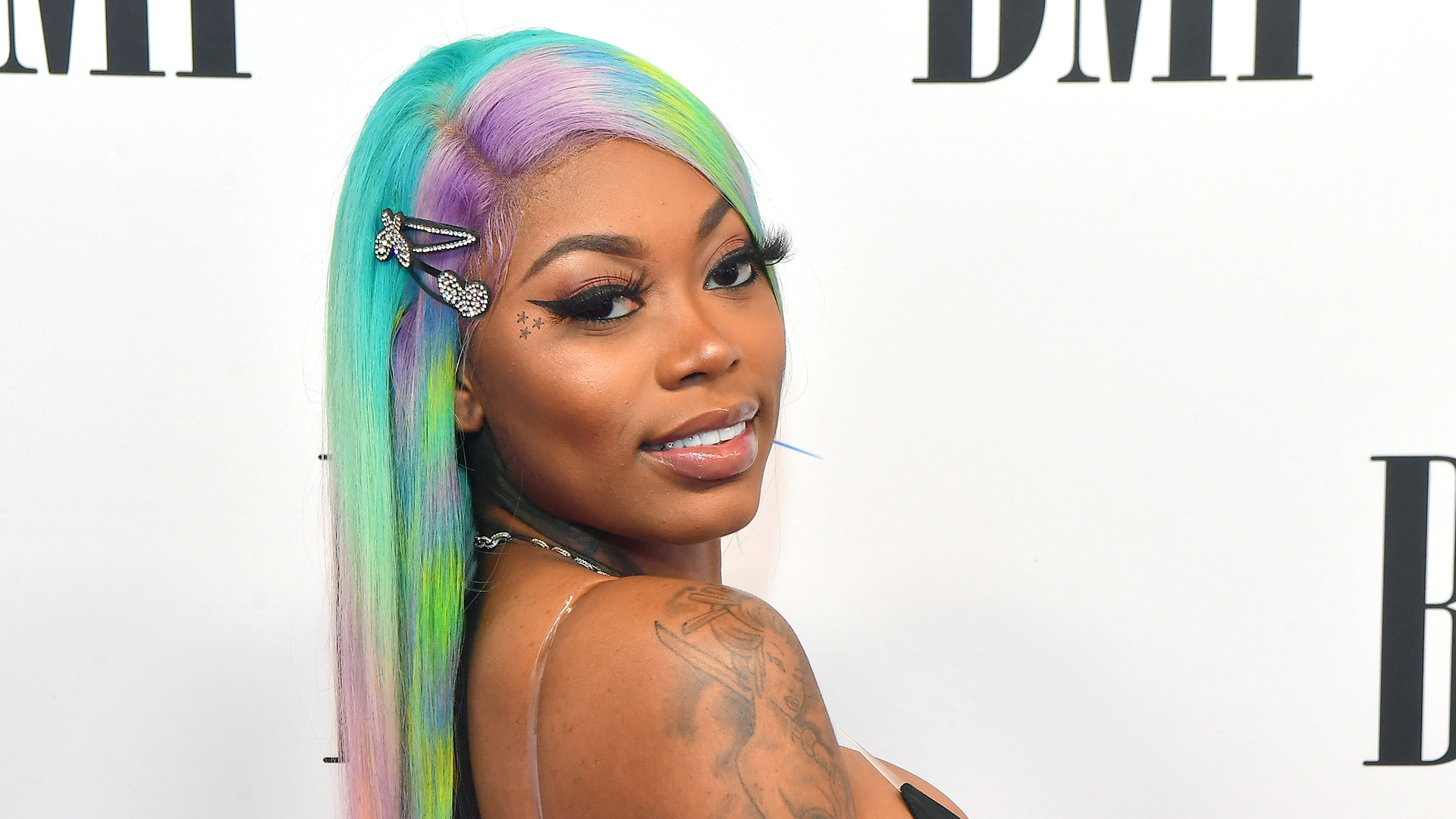Asian Doll Shows Off Chain Honoring King Von