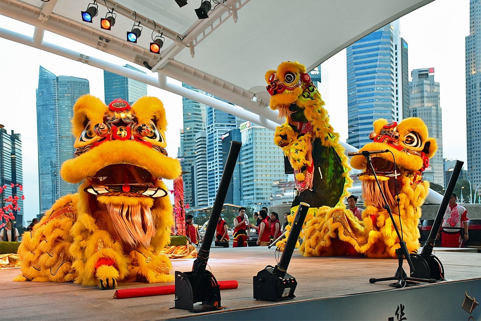 Lion dance not allowed at kopitiams, homes & markets for CNY 2021 to prevent crowding