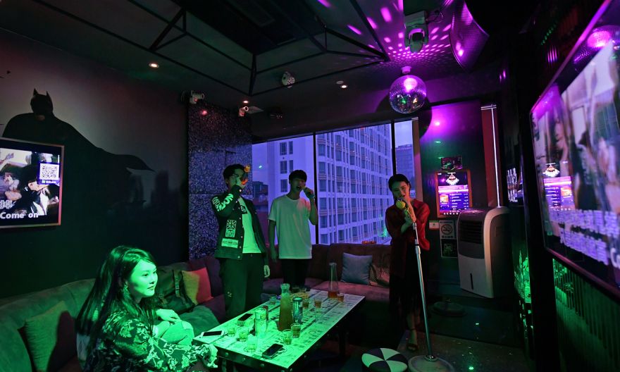 Pilot to reopen nightclubs, karaoke joints put on hold amid increase in Covid-19 community cases