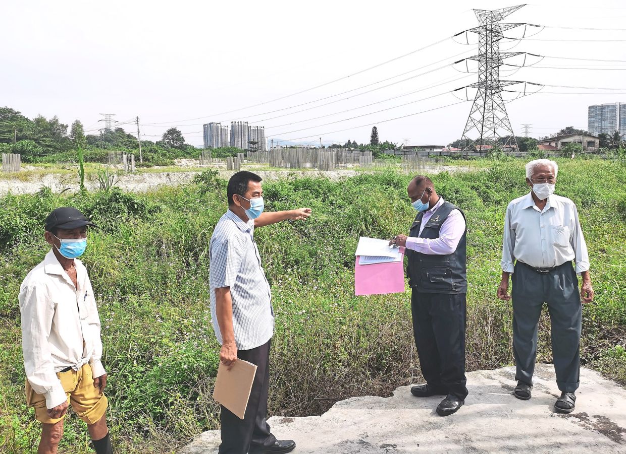 Jinjang folk want low-cost flats project to resume