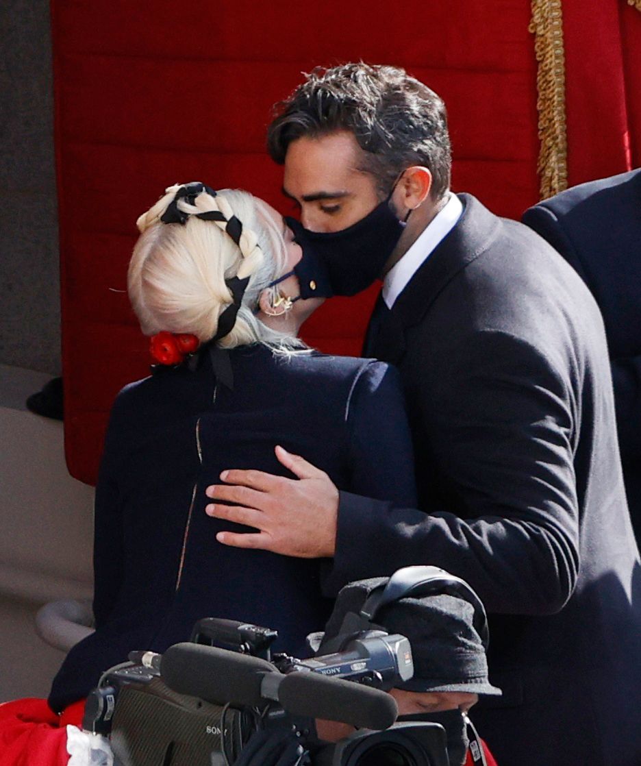 Lady Gaga and Her Boyfriend Michael Polansky Snuck a Kiss in During the Inauguration