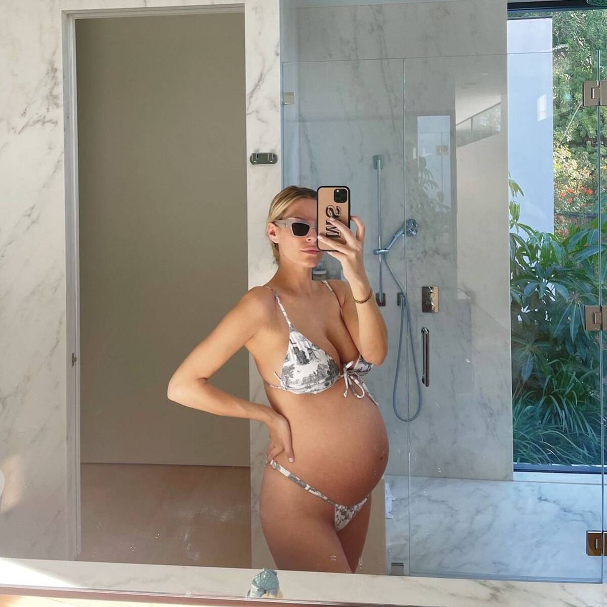 Morgan Stewart Poses Nude to Celebrate Her Last Month of Pregnancy