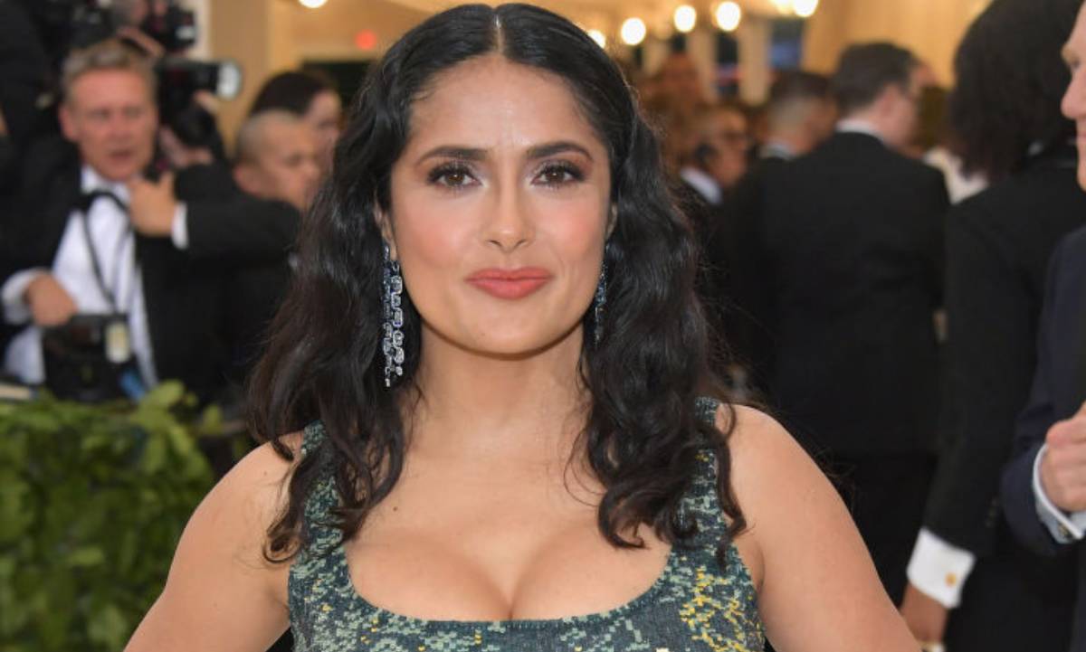 Salma Hayek's curves in hot-pink corset leave fans lost for words