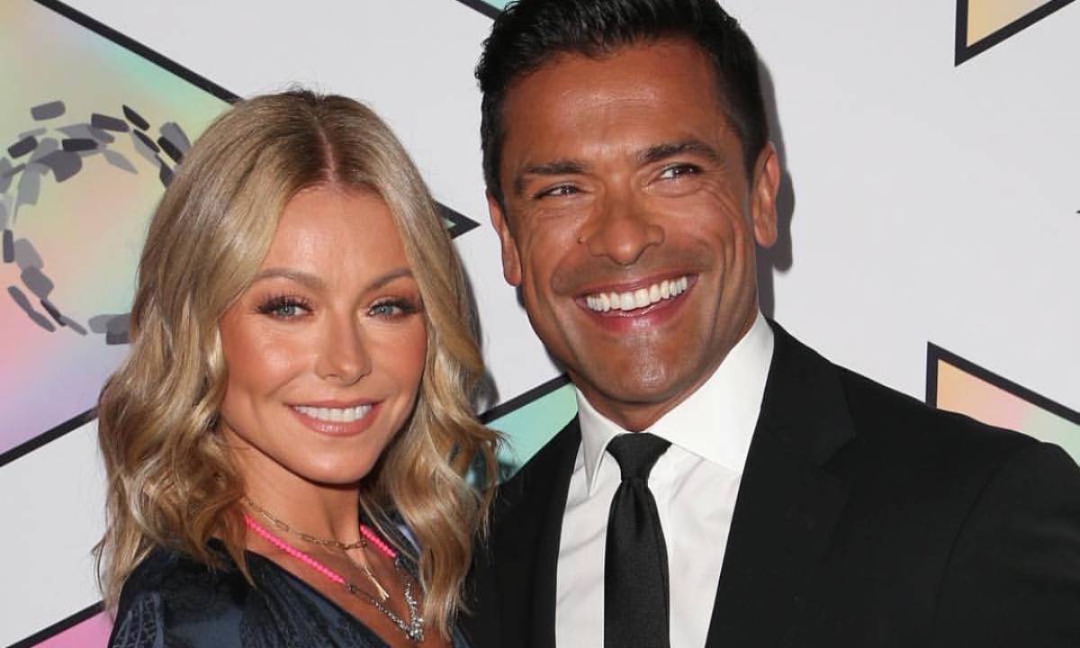 Kelly Ripa shows support for Mark Consuelos during dreaded moment