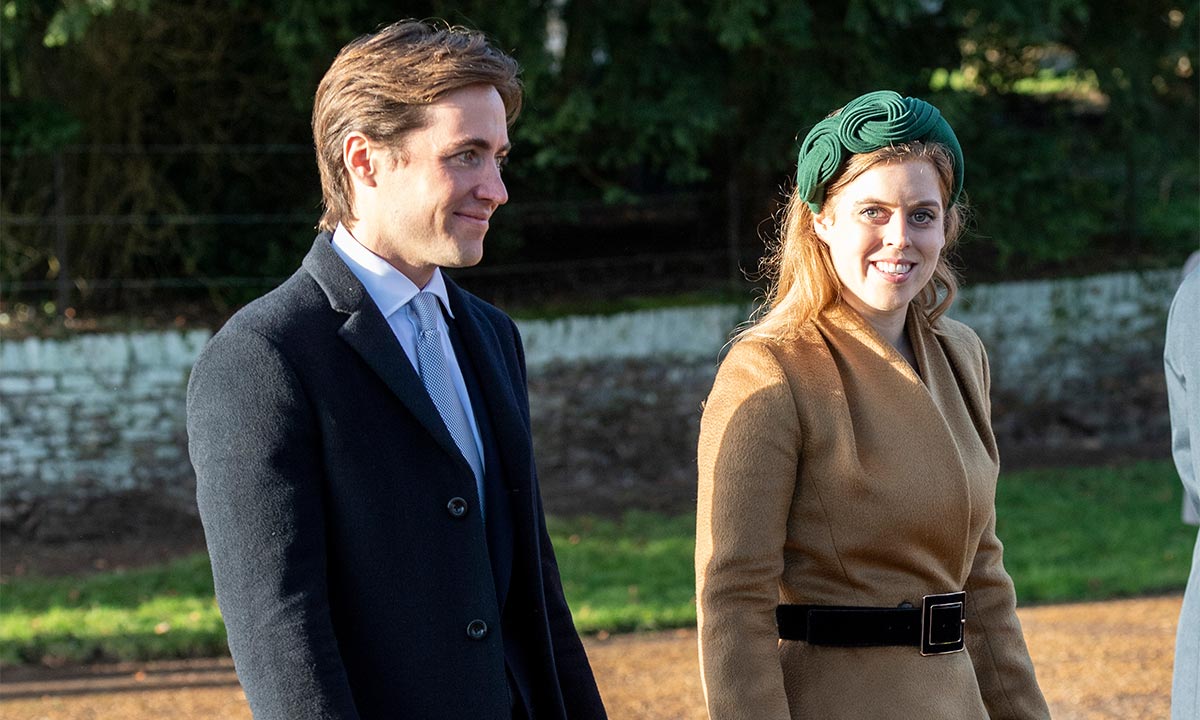 Princess Beatrice and Edoardo Mapelli Mozzi enjoy a romantic stroll in London