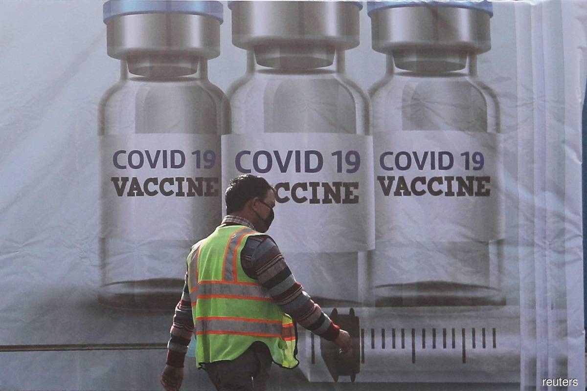 India's daily Covid-19 cases pass 400,000 for first time as second wave worsens