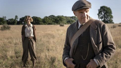Ralph Fiennes and Carey Mulligan re-make history in Netflix film The Dig