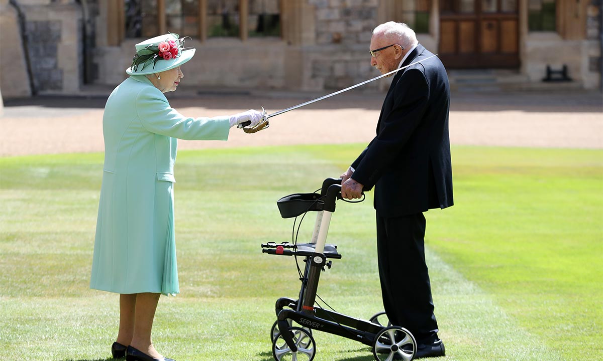 The Queen sends condolences to Captain Sir Tom Moore's family