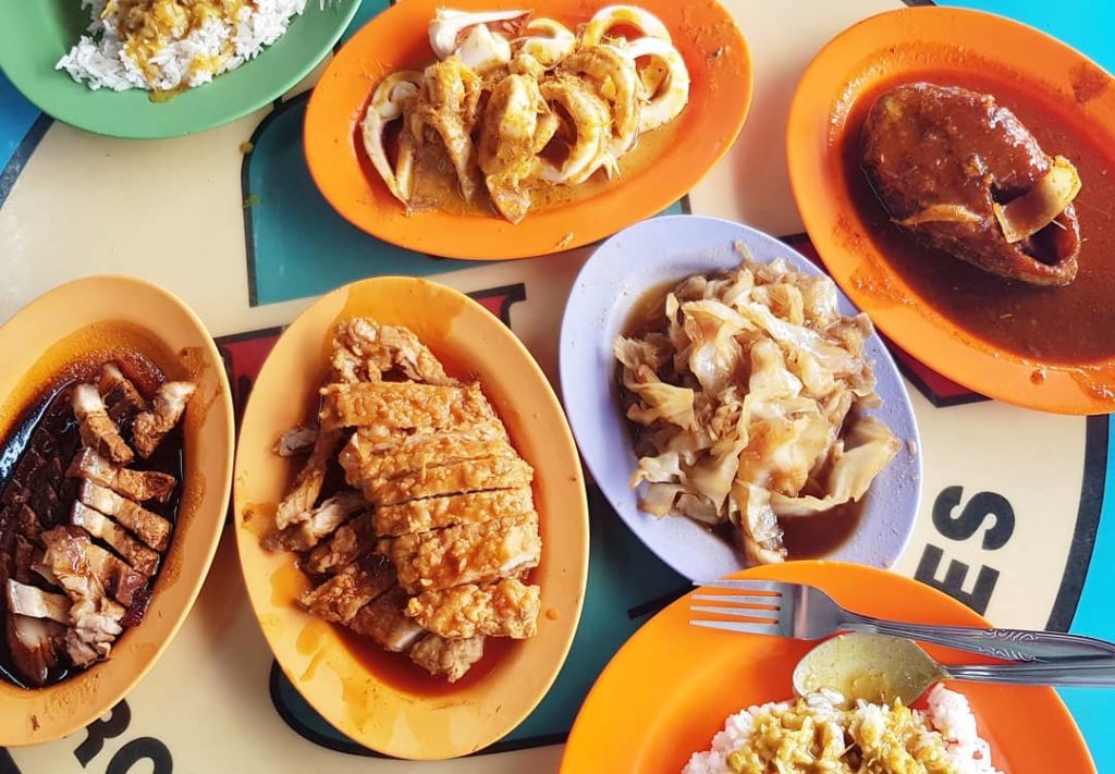 Where to get the best Hainanese curry rice in Singapore