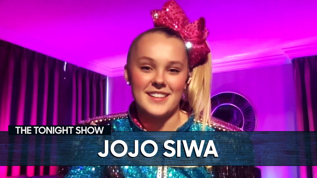 JoJo Siwa’s Girlfriend Encouraged Her to Post the "Best Gay Cousin" T-Shirt Photo