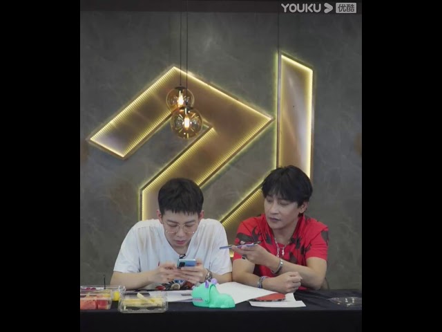 CUT：发歌太快记不住歌词，胡夏满足粉丝愿望清唱差点上不去   | 追光吧！哥哥 Shine! Super Brothers | 2020偶像竞技节目 | 优酷 YOUKU