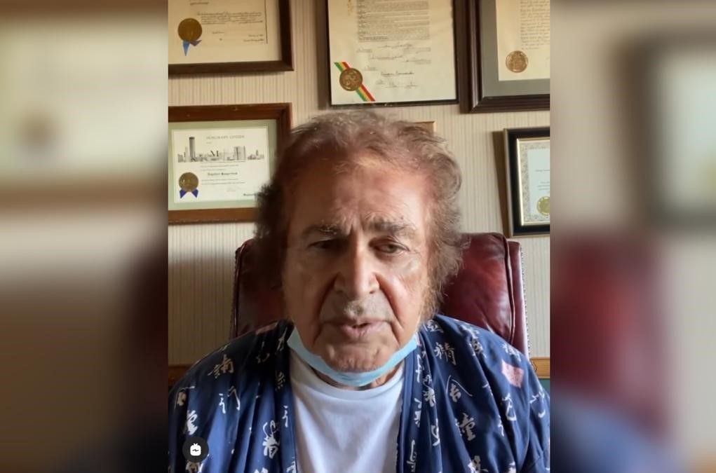 Singer Engelbert Humperdinck issues plea for prayers for wife who has Covid-19 and Alzheimer’s