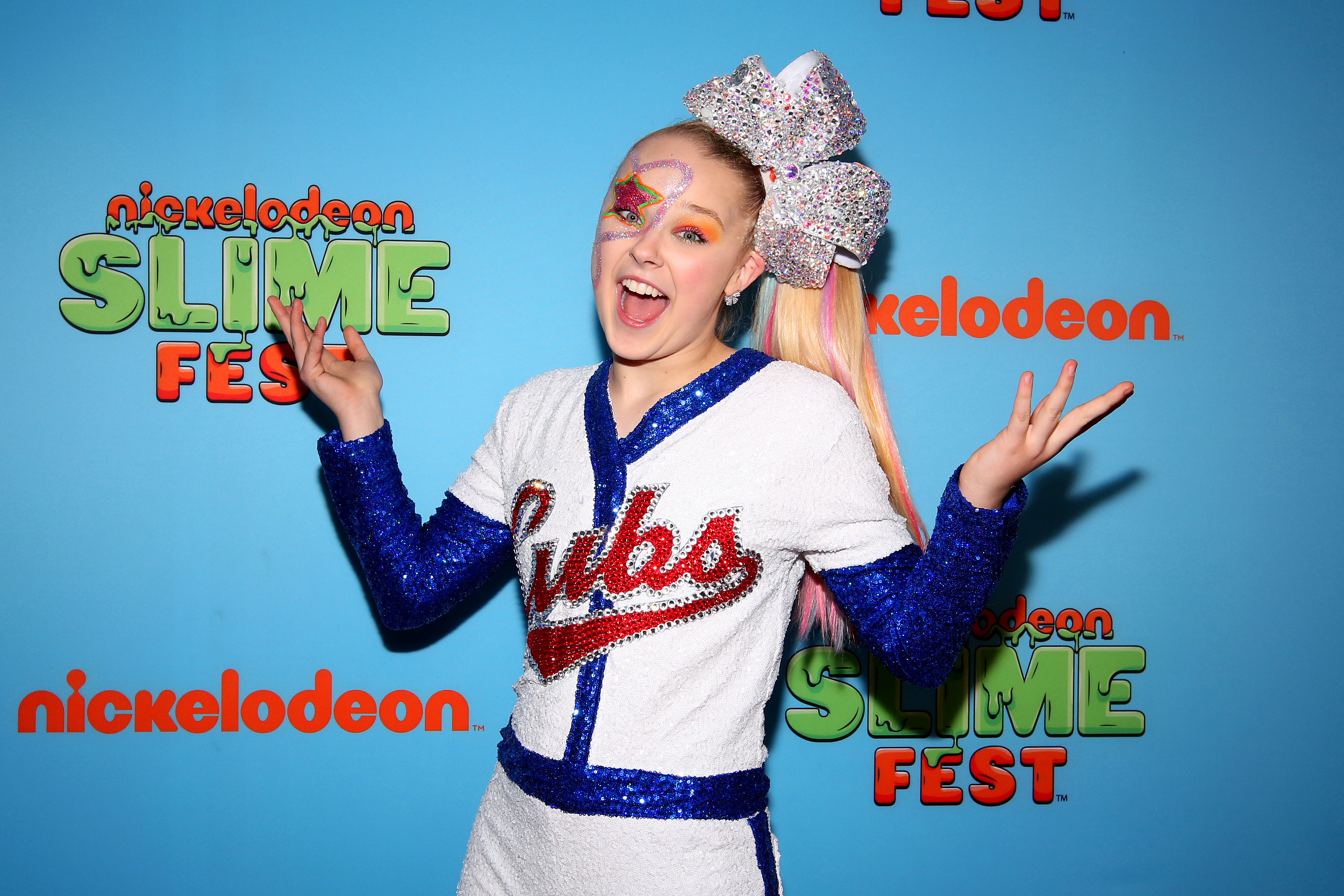 JoJo Siwa Said Telling Her Mom She Didn't Want To Wear A Bow Was Harder Than Coming Out To Her