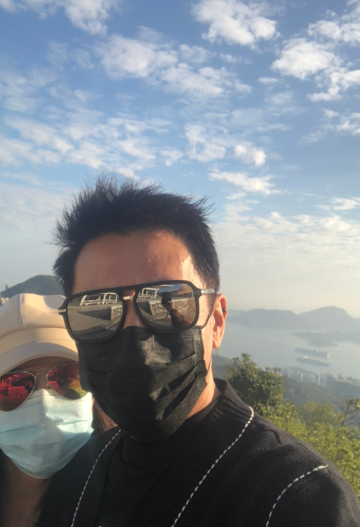 “令狐冲”吕颂贤生日携妻享受甜蜜一天 两人吃素郊游拍恩爱合影