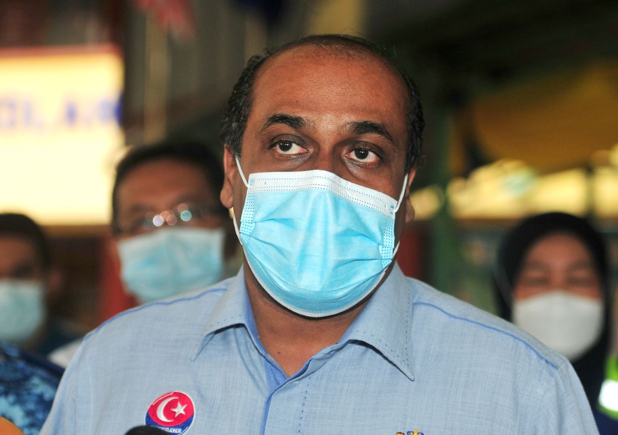 Peat fires in four districts due to dry spell, says Johor exco member