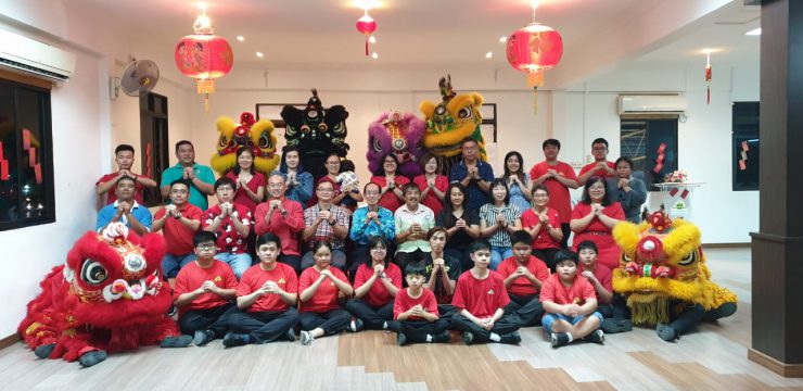 奕福榕青团瑞狮团舞狮挂红 疫情影响春节不出队