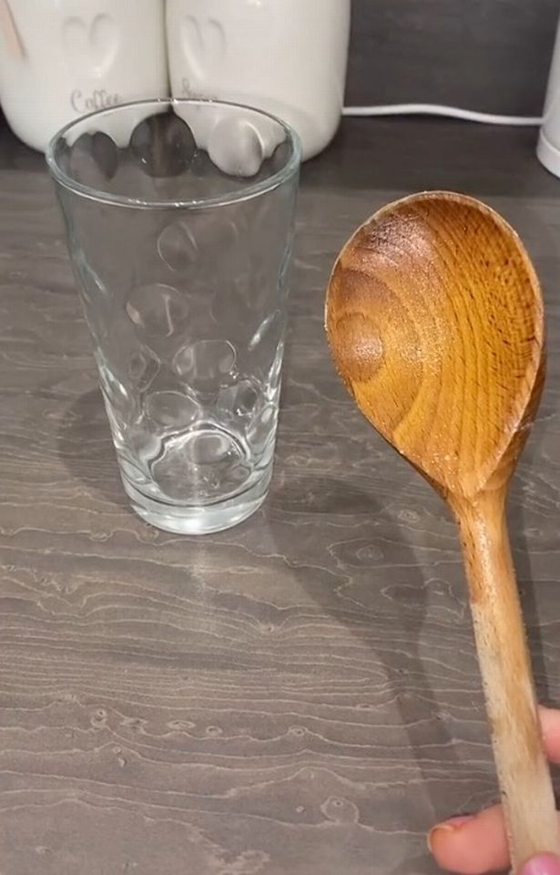 Grim video shows the dirt hidden in wooden spoons - and people vow to bin them