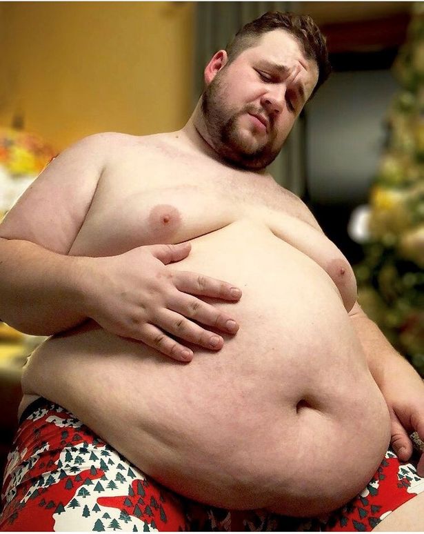 Man who deliberately gained 12st won't stop until he weighs same as giant grizzly bear