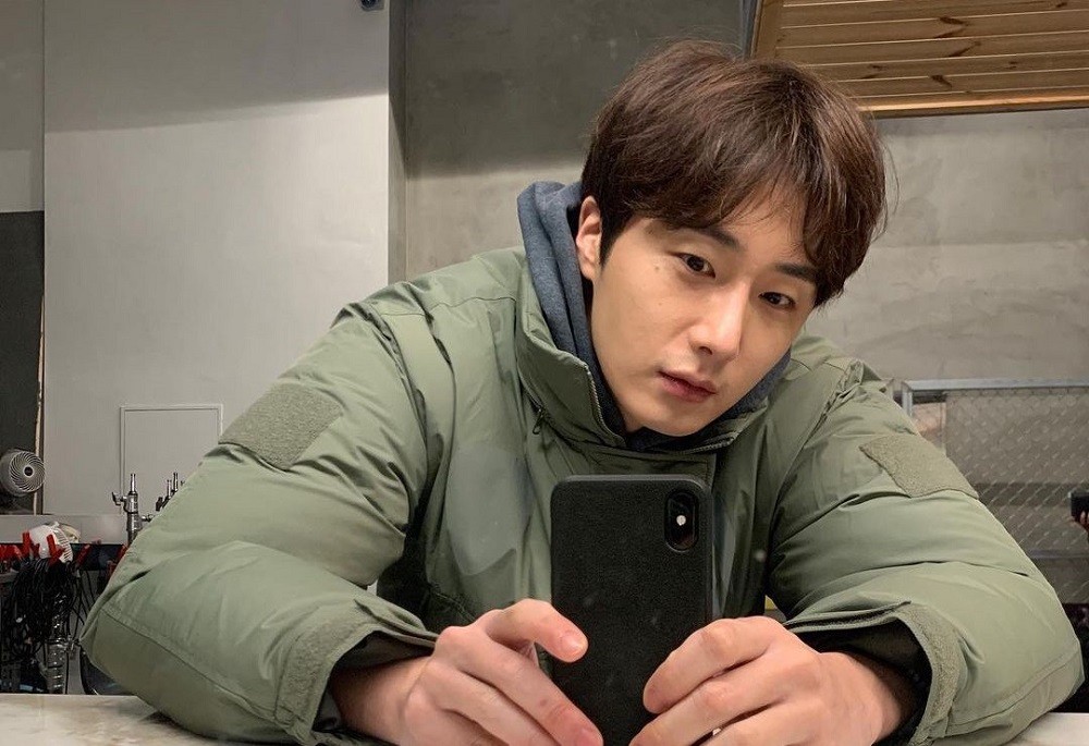 Korean actor Jung Il-woo’s amnesia drives him to snap 70,000 photos in 10 years to preserve memories