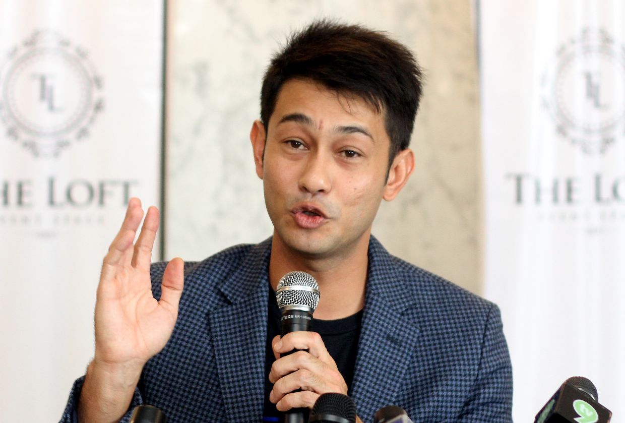 Actor accepts being stripped of Datuk title