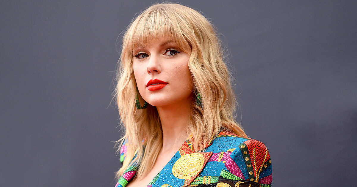 Taylor Swift Is Dropping Her Rerecording Of ‘Love Story’ Tonight