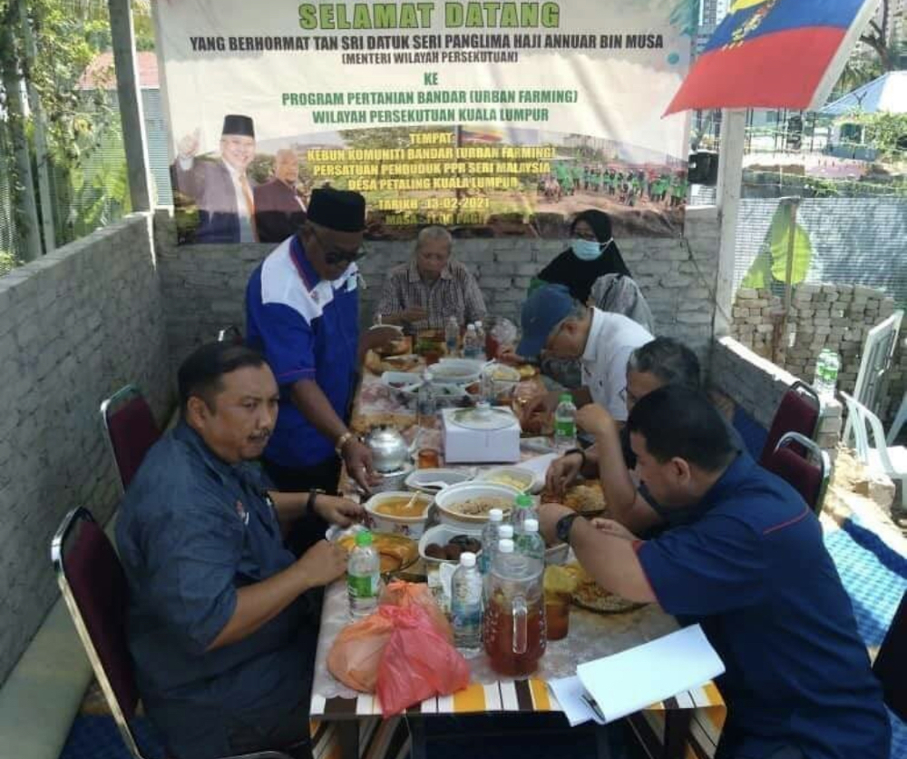 Event organiser takes blame for photo of Annuar Musa in apparent MCO SOP breach