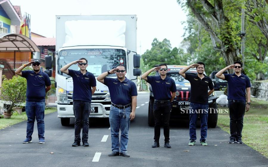 Pilot takes on lorry driver job to make ends meet amid pandemic
