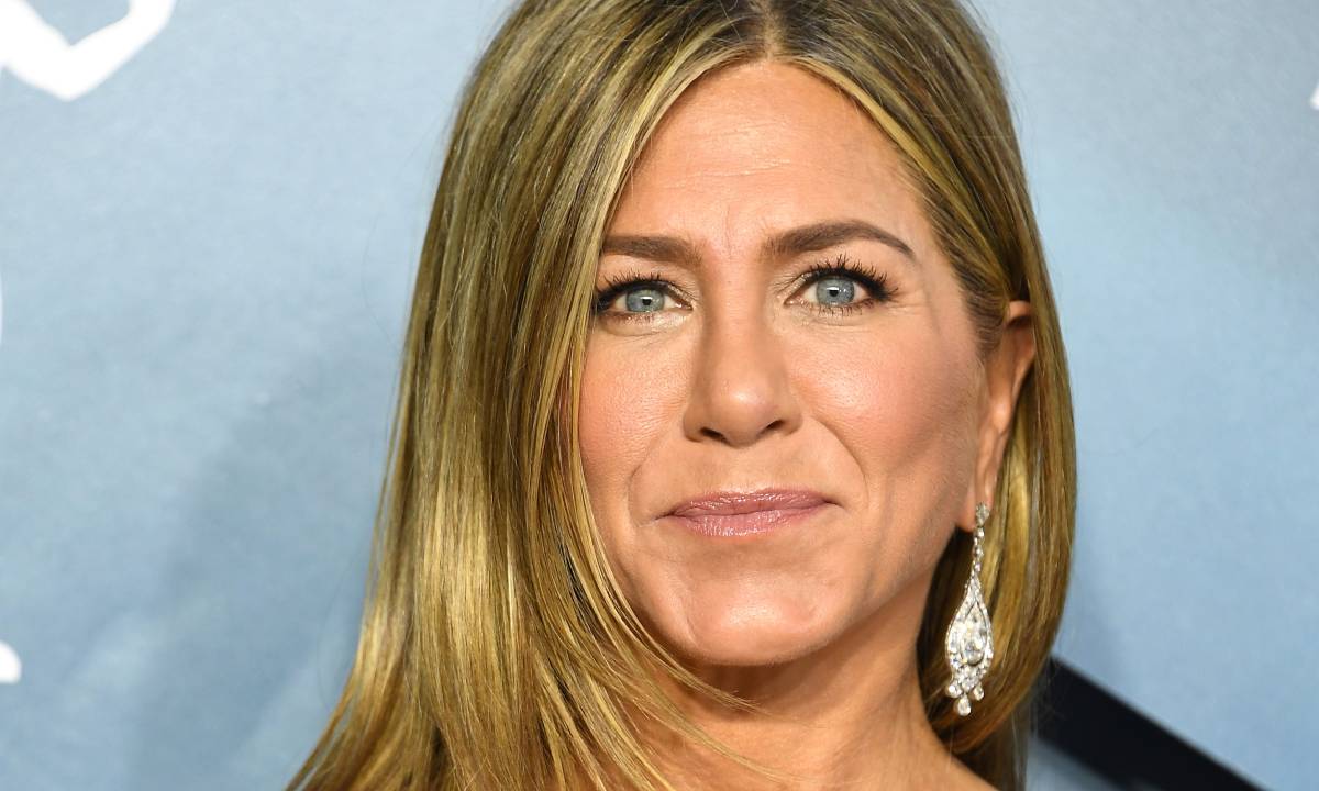 Jennifer Aniston wows in pink mini dress during trip to hairdressers