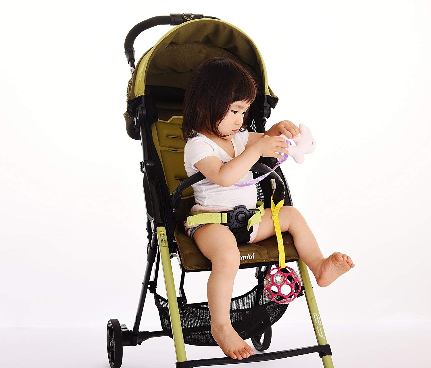 31 Things You May Want To Keep In Your Diaper Bag
