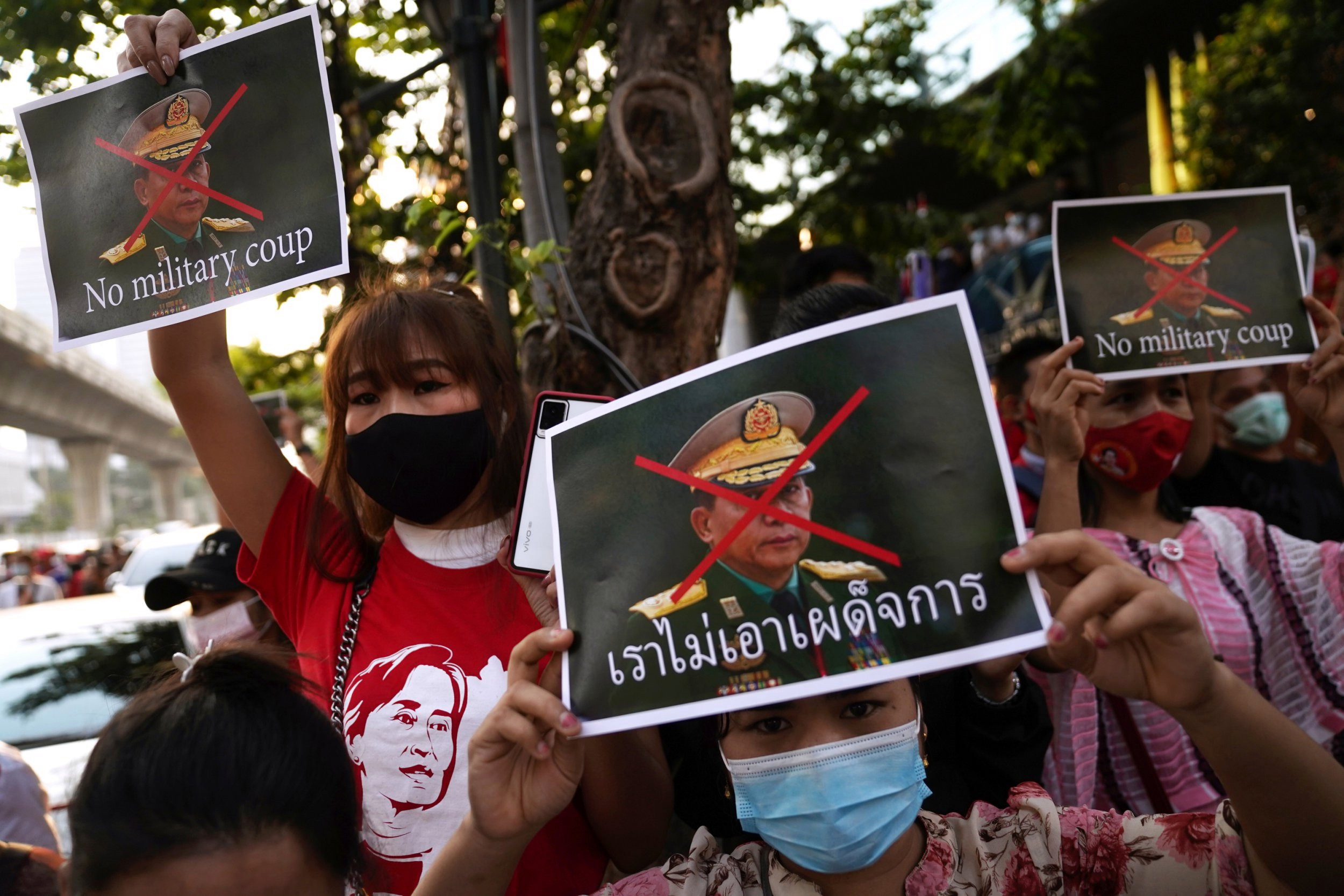 UK imposes sanctions on Myanmar generals for human rights violations