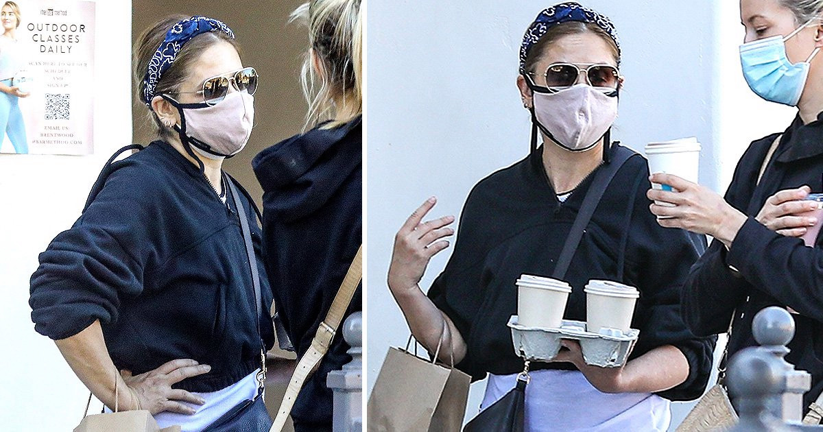 Sarah Michelle Gellar double masks on coffee run after addressing possibility of a Buffy reboot