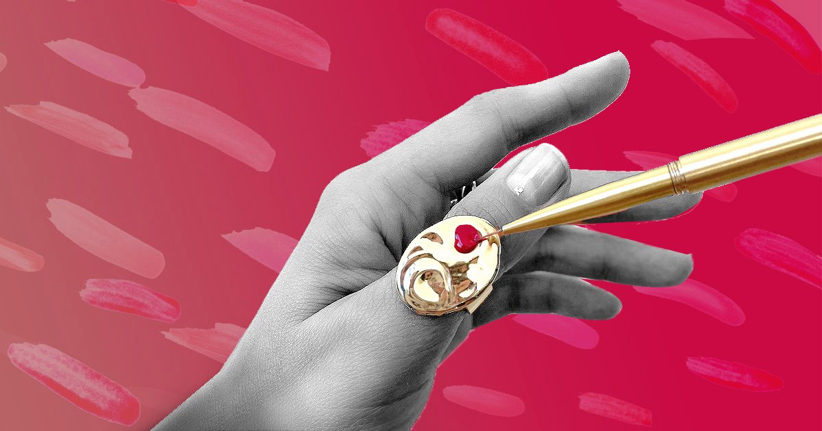 This adorable new paint palette ring is designed to help you do your makeup and nail art