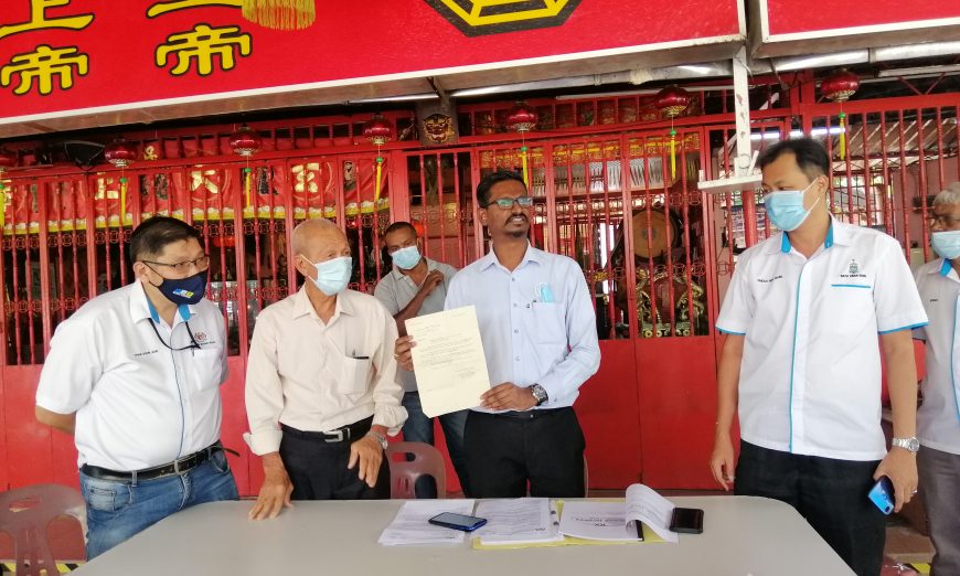 Batu Uban rep highlights plight of Kampung Sungai Dua residents