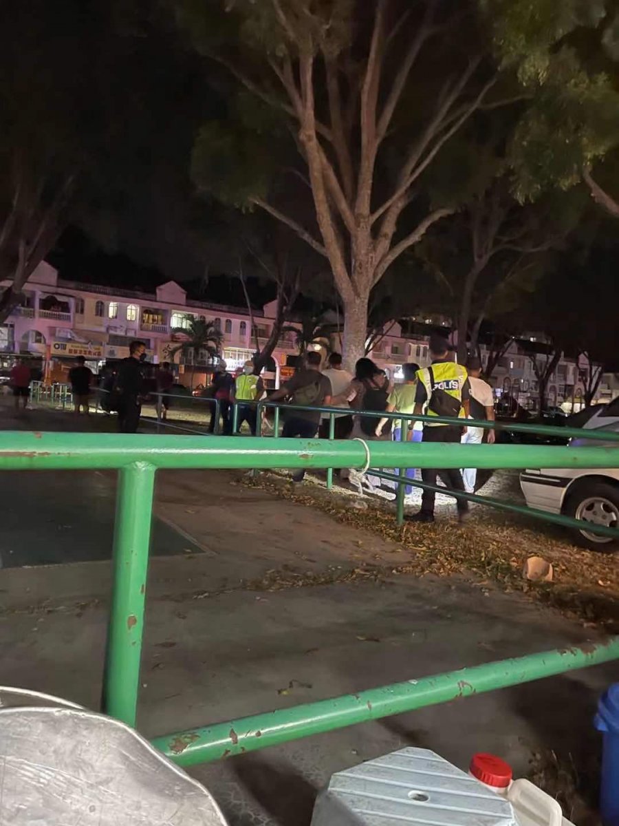口罩不戴好没扫码不守SOP　数十人逛夜市被捕