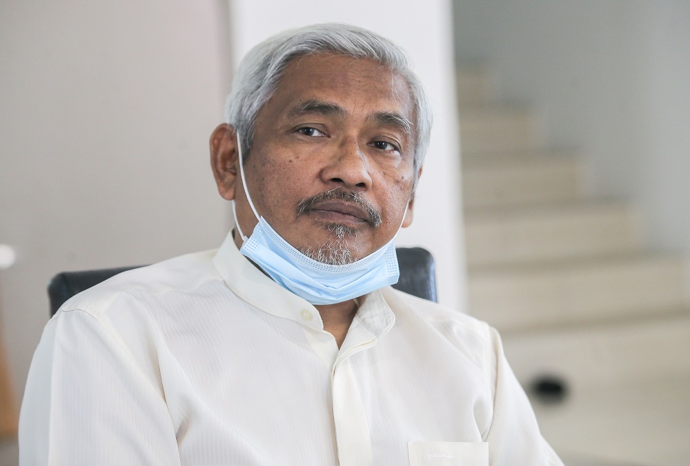 Police record Aziz Bari’s statement over remarks on Emergency, Agong