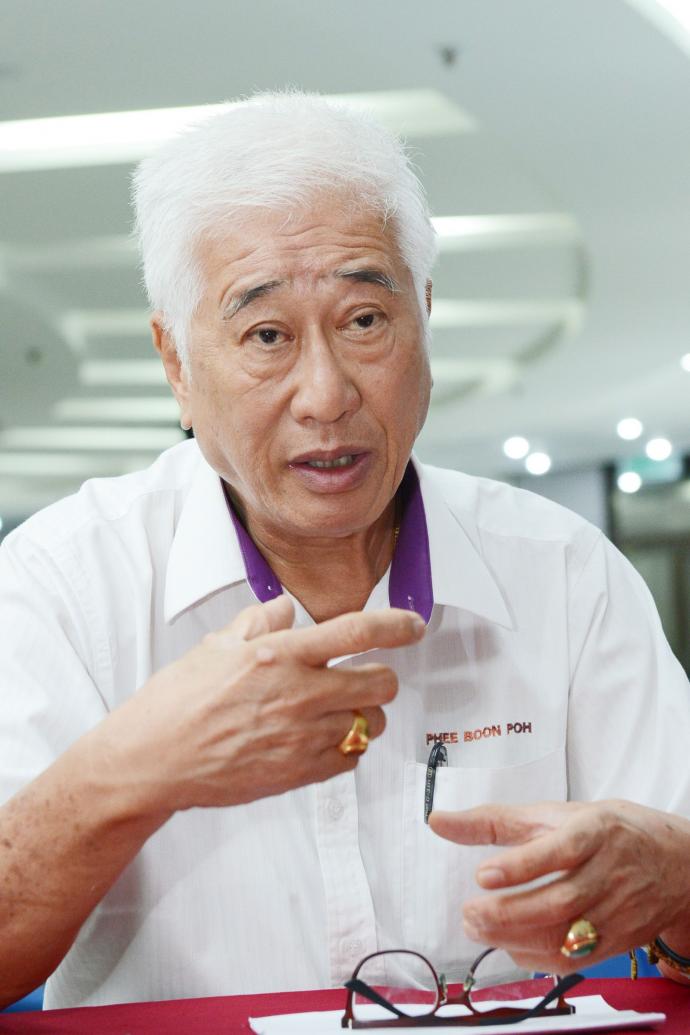 不会登记接种疫苗 可求助州议员服务中心