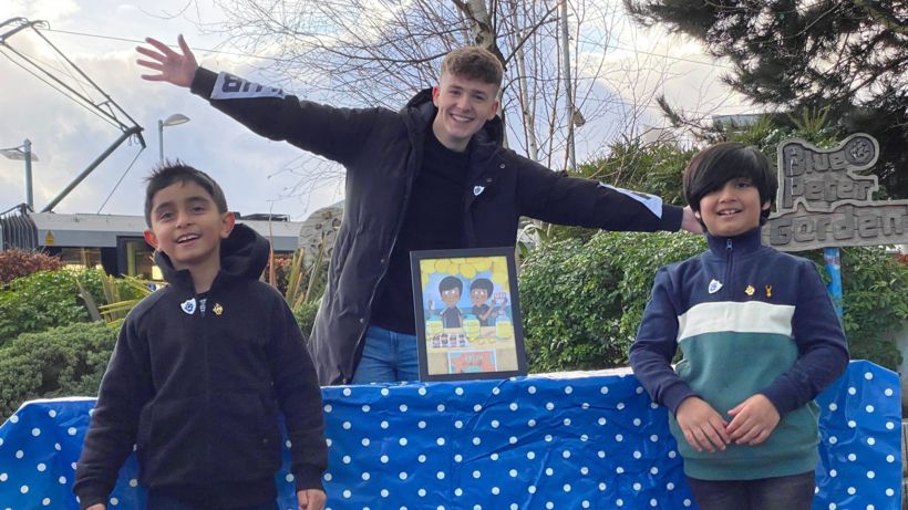 'Lemonade stand' boys get Gold Blue Peter badges for Yemen fundraising
