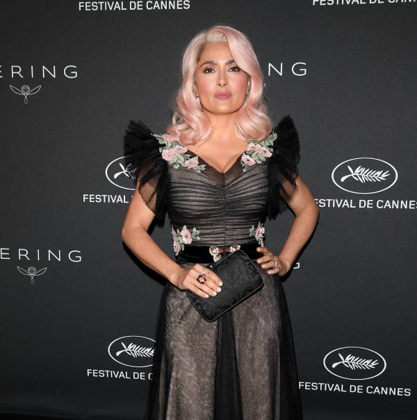 Remember when Salma Hayek had pink hair? See her epic throwback look