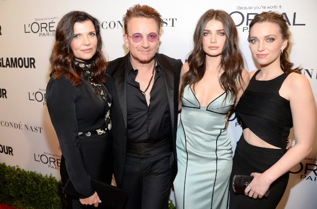 Did you know Behind Her Eyes star Eve Hewson has a very famous dad? 