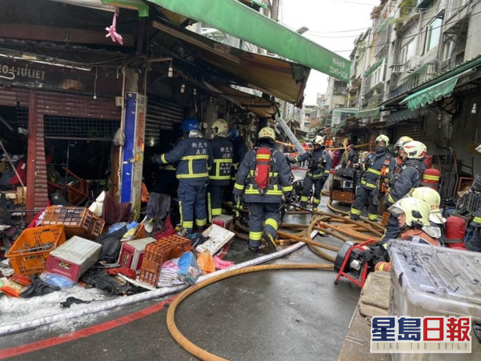 台湾市场清晨起火 住户赤脚仓皇逃生14人伤