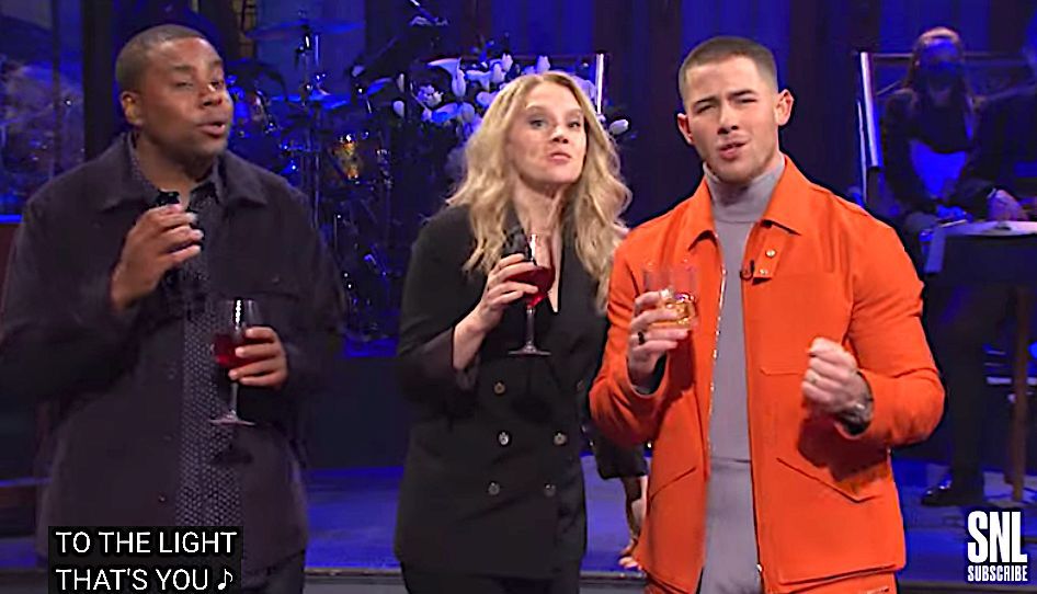 'Snl' host nick jonas assures brother they're still a band, then debuts his own 'spaceman'