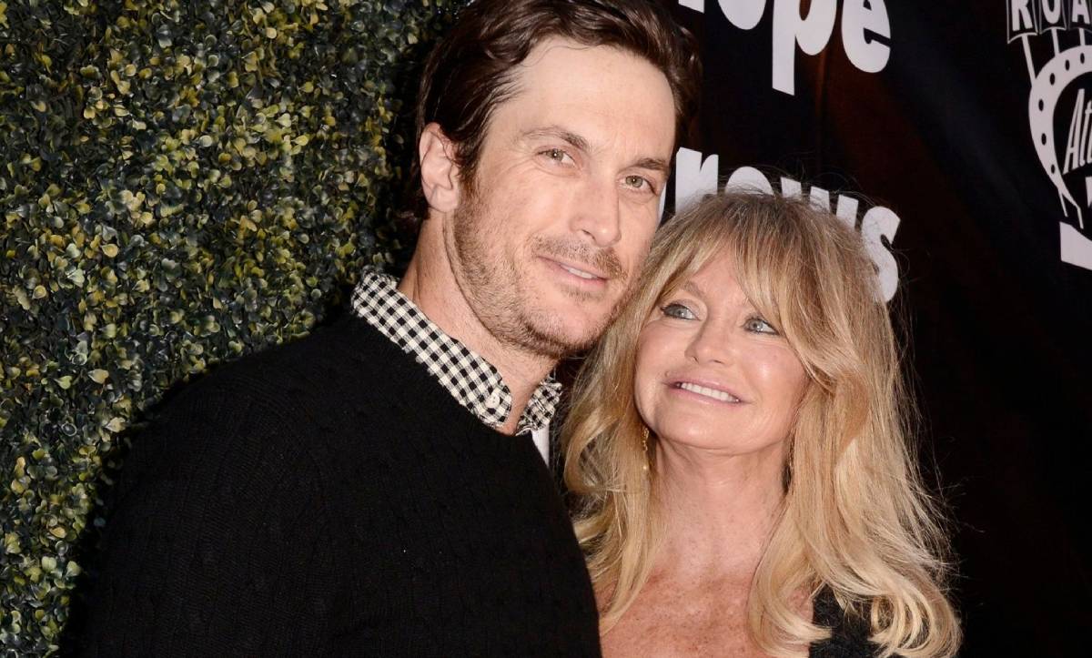 Goldie Hawn's son Oliver Hudson undergoes makeover - and he looks like Steve Jobs