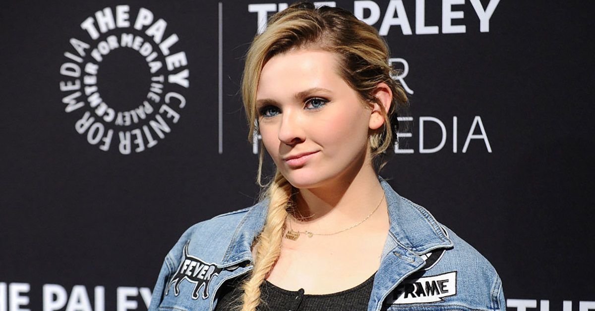 Zombieland Star Abigail Breslin Reveals Her Father Passed Away From COVID-19